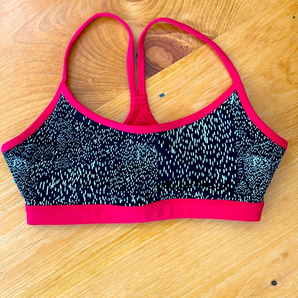 XS fabletics sports bra. Basically brand new.